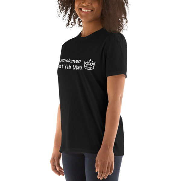 A woman is wearing a black t-shirt with the words " no judgement, no fair value ".